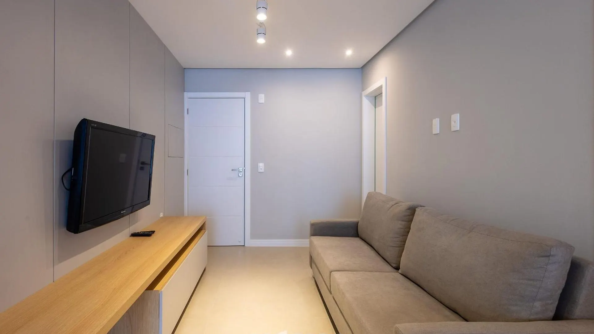 Apartamentos No Edificio Turquesa - Balneario Picarras - Rts Apartment