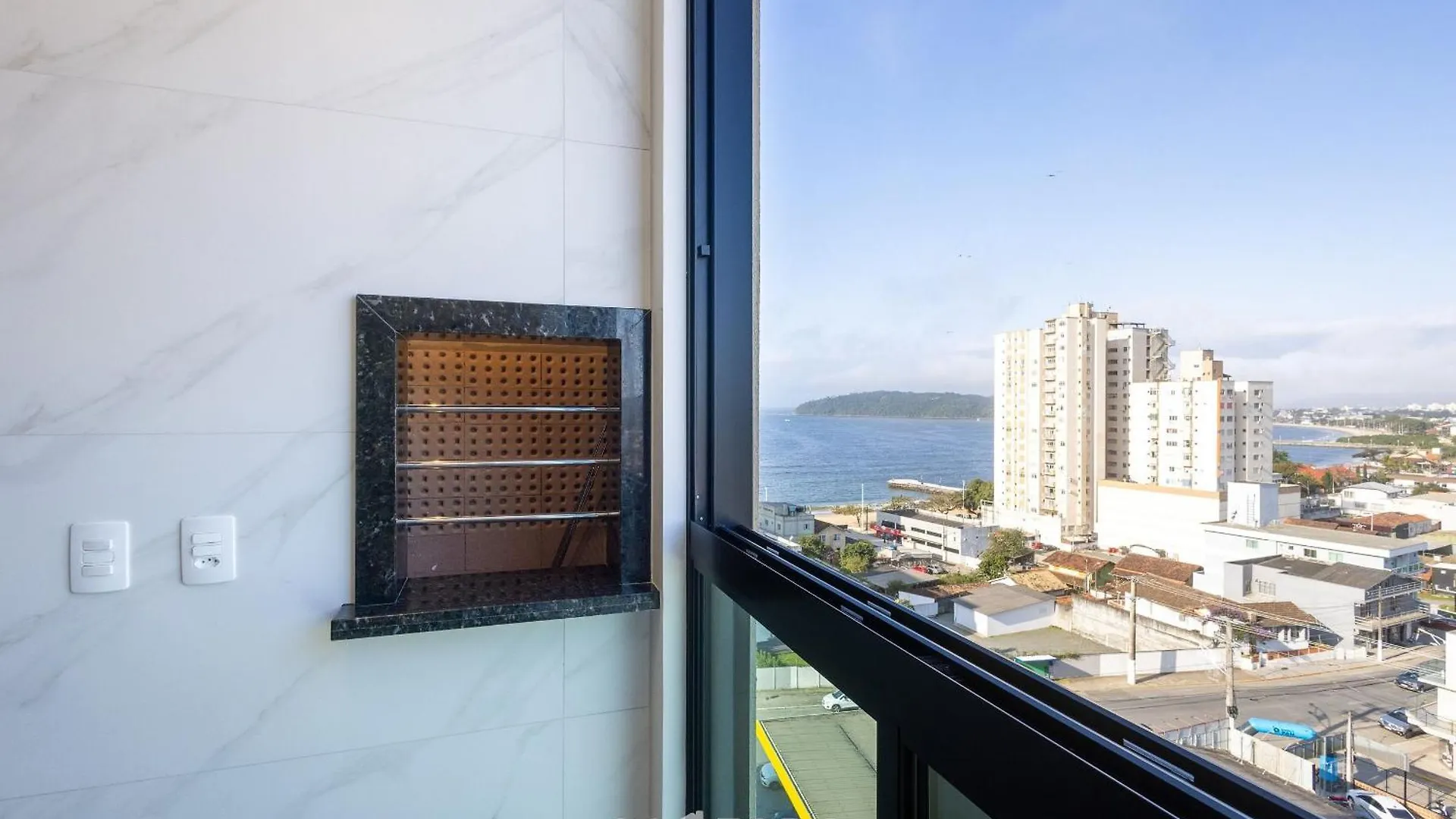 Apartamentos No Edificio Turquesa - Balneario Picarras - Rts Brazil