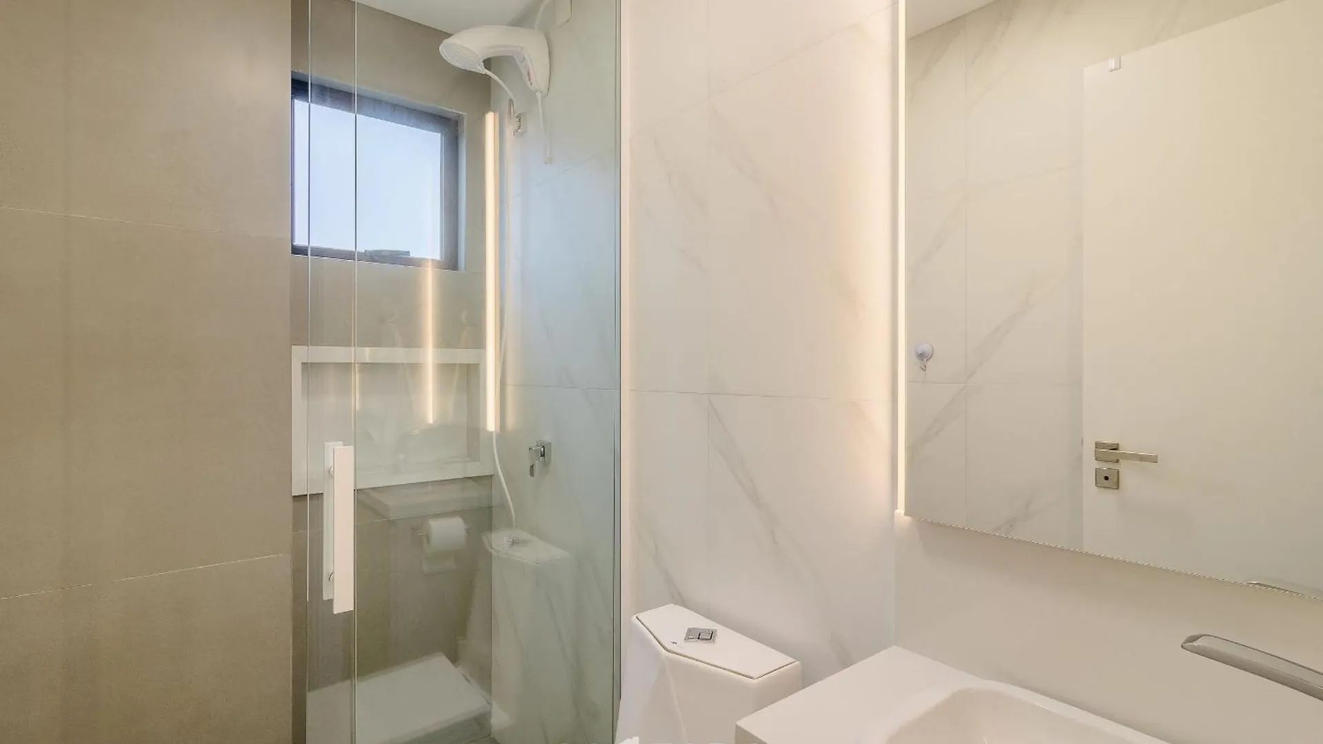 Apartamentos No Edificio Turquesa - Balneario Picarras - Rts