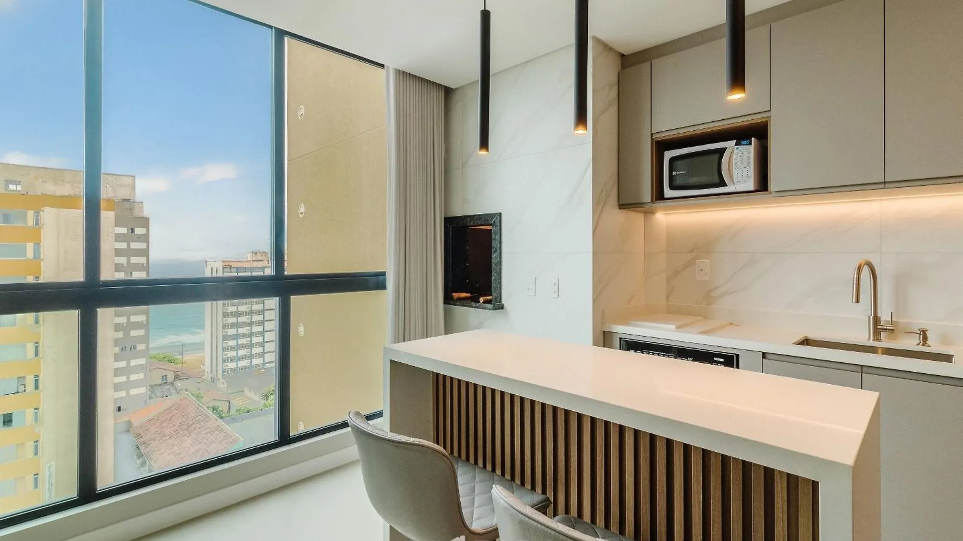 Apartamentos No Edificio Turquesa - Balneario Picarras - Rts Apartment