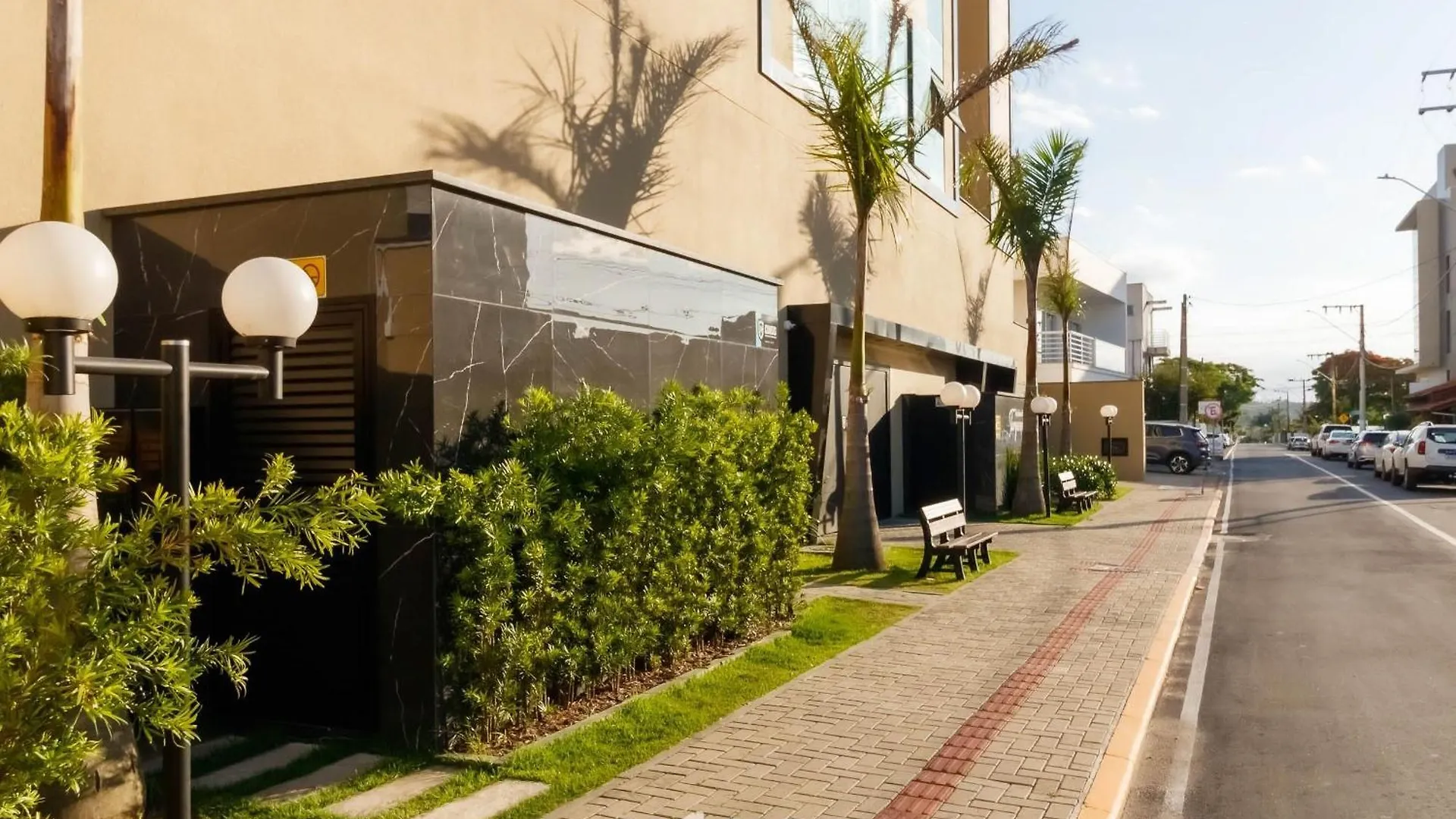 Apartamentos No Edificio Turquesa - Balneario Picarras - Rts