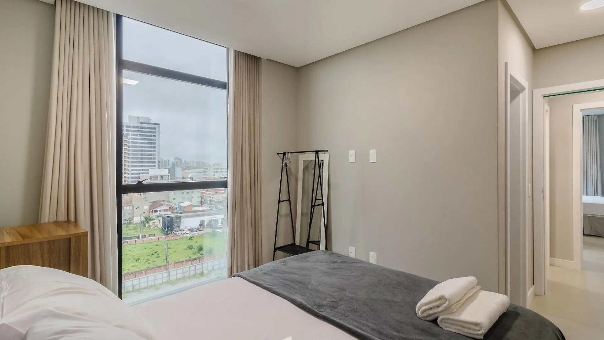 Apartamentos No Edificio Turquesa - Balneario Picarras - Rts Brazil