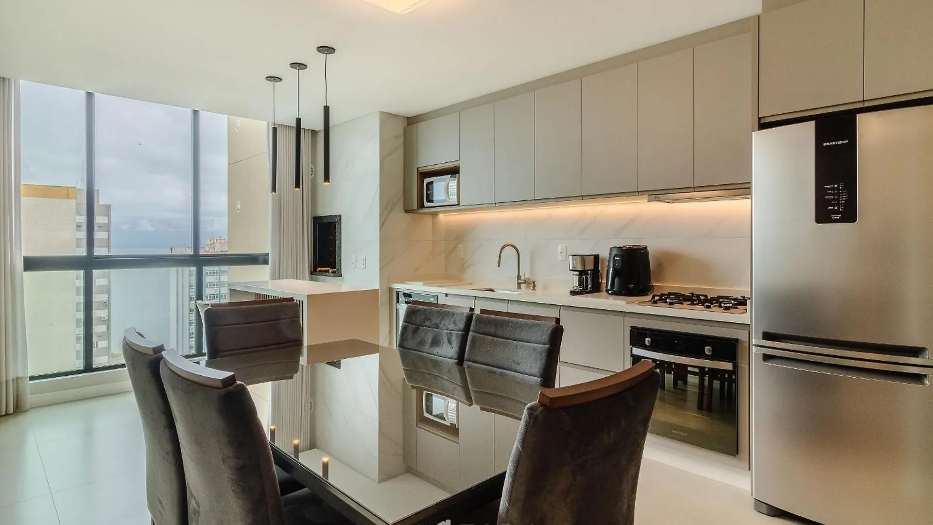Apartamentos No Edificio Turquesa - Balneario Picarras - Rts