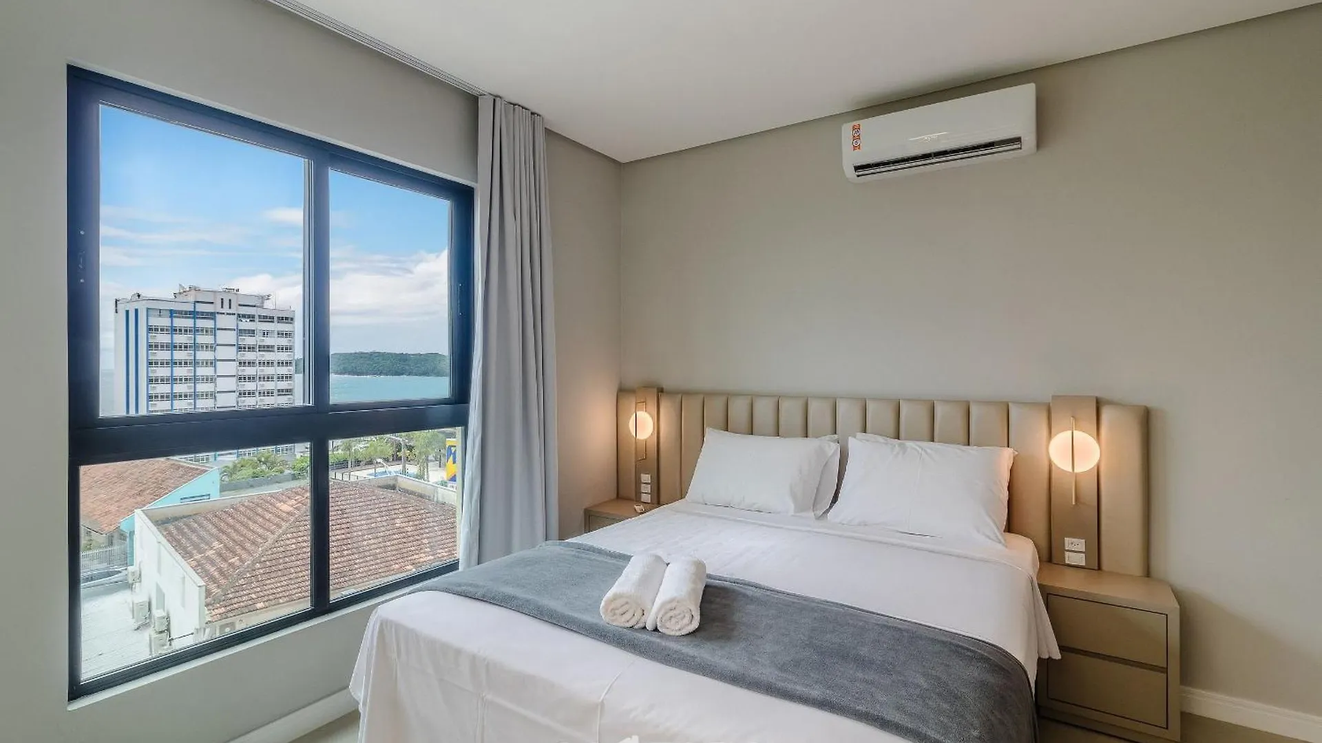 Apartamentos No Edificio Turquesa - Balneario Picarras - Rts Brazil