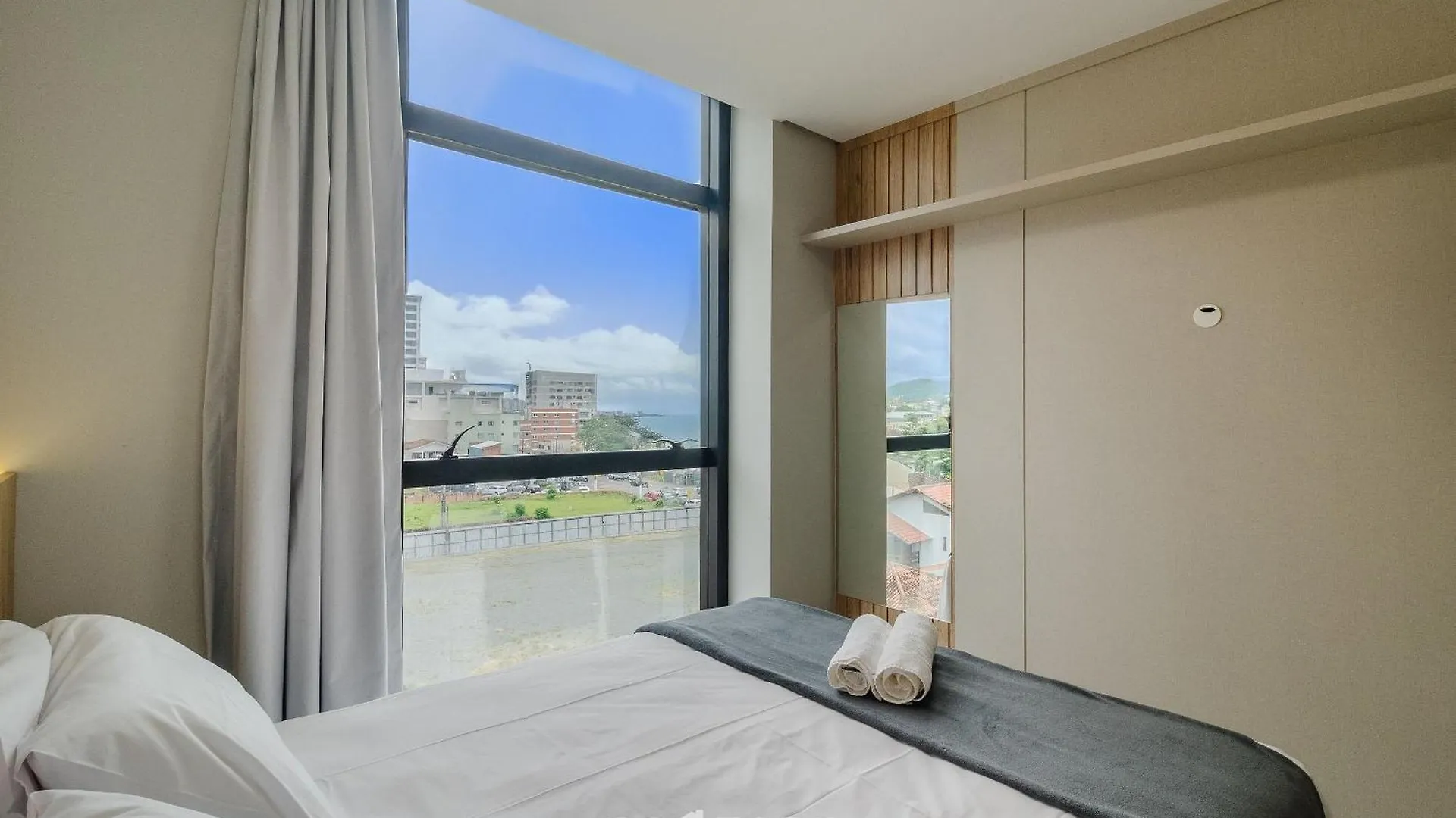 Apartamentos No Edificio Turquesa - Balneario Picarras - Rts Apartment